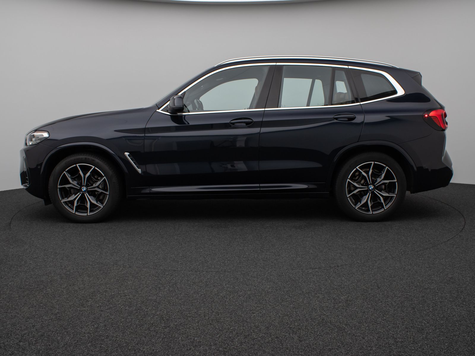 Fahrzeugabbildung BMW X3 xD30i M Sport Panorama Kamera DAB HiFi Alarm