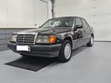 Mercedes-Benz Mercedes W124 300 Turbo Diesel Oldtimer - Mercedes-Benz 300 mit Diesel-Antrieb: 300d Turbo