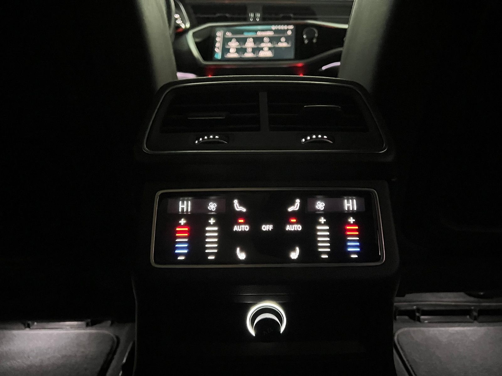 Fahrzeugabbildung Audi A6 Avant 50 TDI Quattro S-LINE SPORT/PANO/AHK/AC