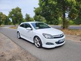 Opel Astra GTC Schneeweiß 1.8 OPC Line seh... - Opel Astra: Gtc Opc Line