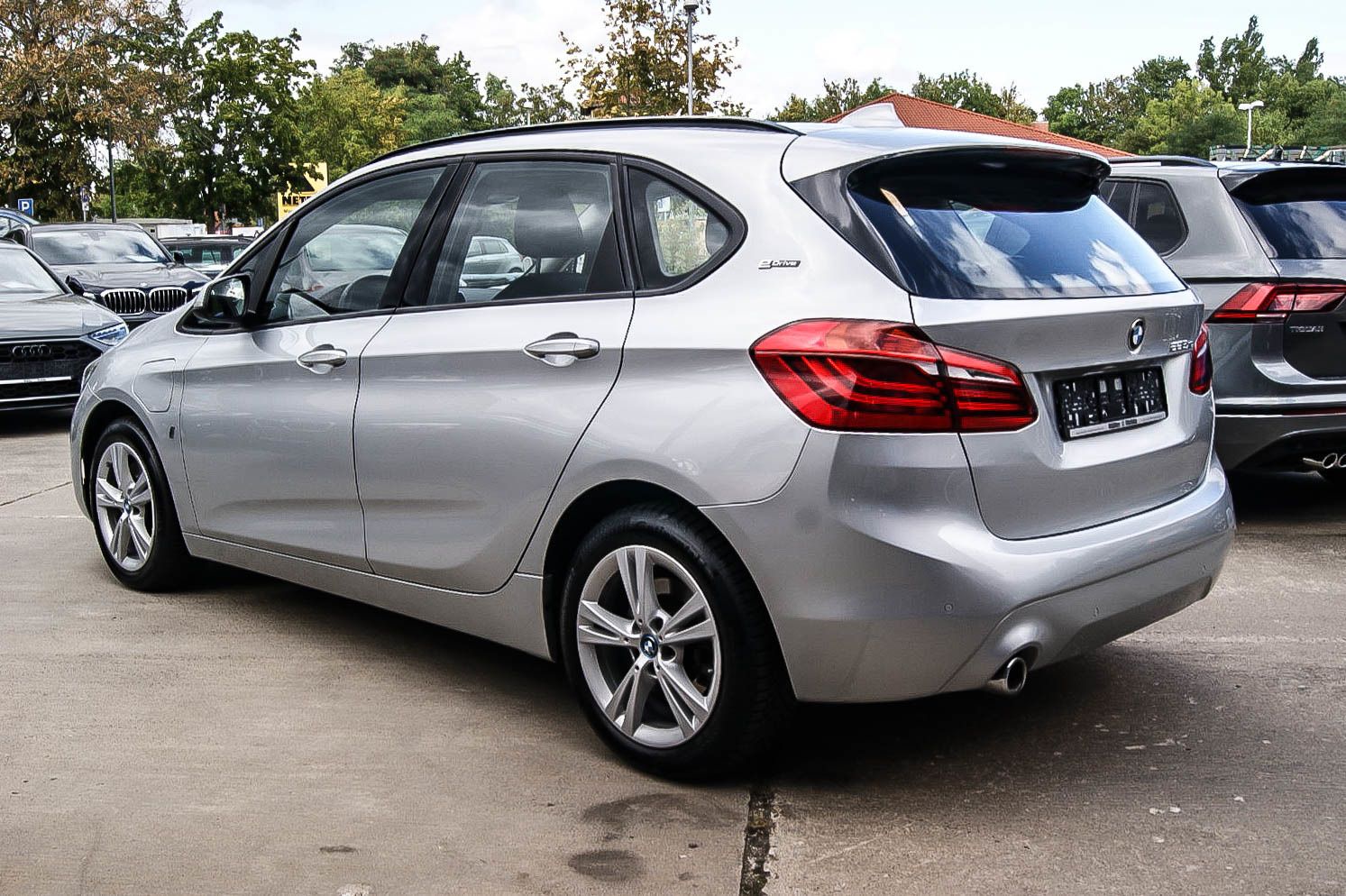 Fahrzeugabbildung BMW 225 xe Advantage Aut LED-SCHEINWERFER SIHZG PARK