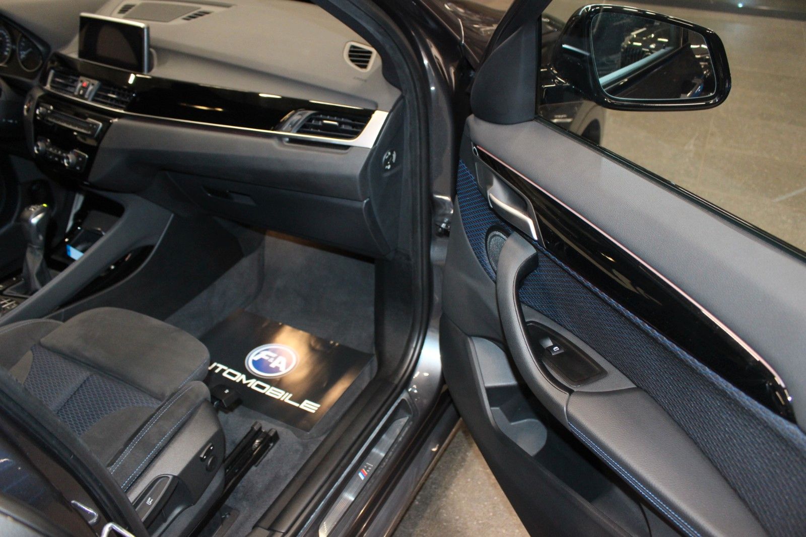 Fahrzeugabbildung BMW X1 xDrive 25 i M Sport Pano*HUD*Kamera*AHK