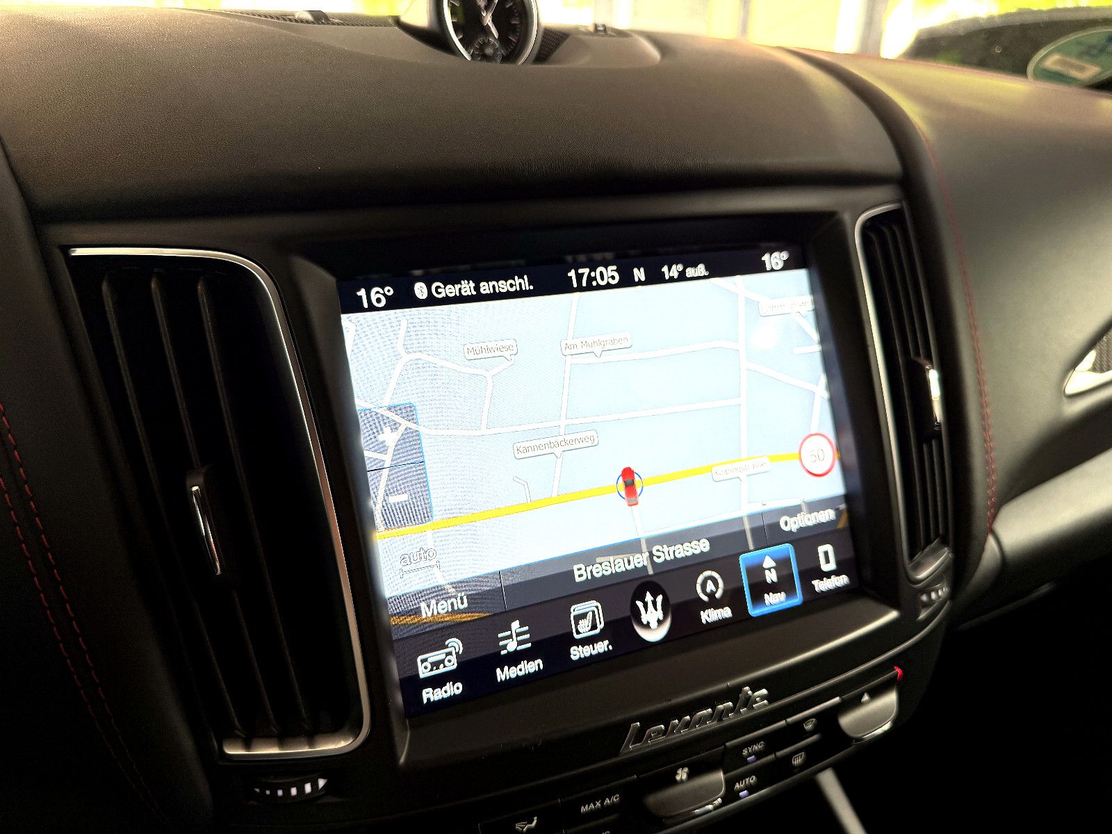 Fahrzeugabbildung Maserati Levante S/CARBON/HARMAN-KARDON/KAMERA/BRD