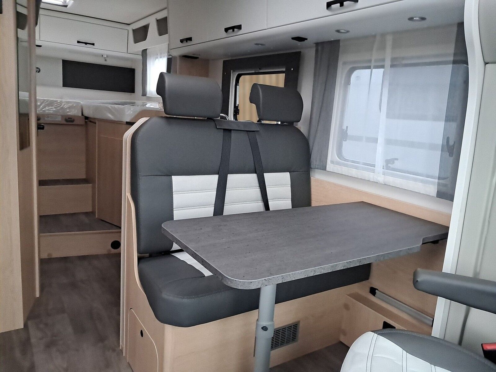 Fahrzeugabbildung Sunlight Adventure T 67S Automatik, Dörr Edition, TV