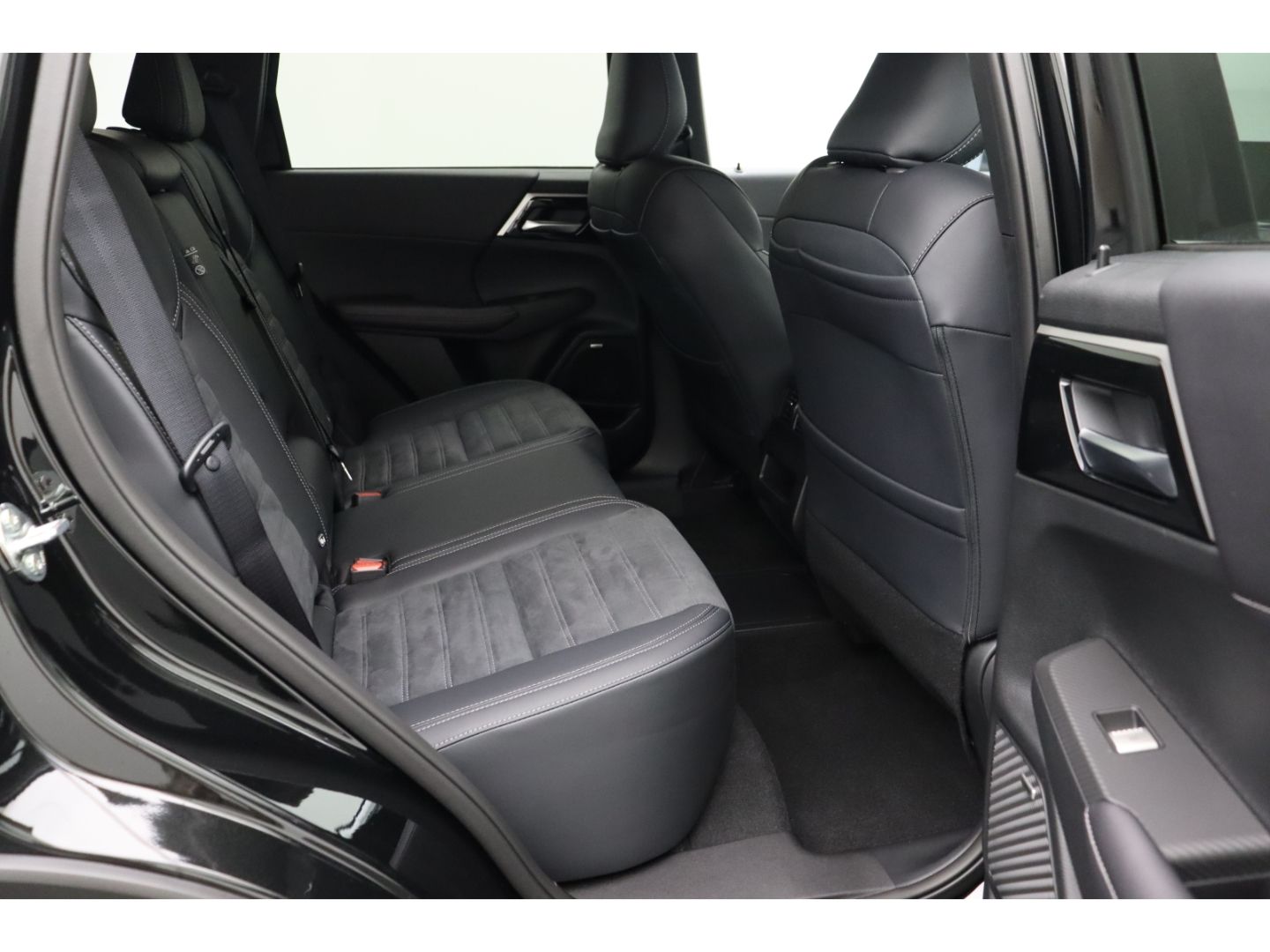Fahrzeugabbildung Mitsubishi Plug-in Hybrid Outlander Select 2,4l PHEV  ACC