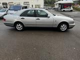 Mercedes-Benz E 240 CLASSIC Automatik Klimaanlage Rentnerfahrz - Mercedes-Benz CLA