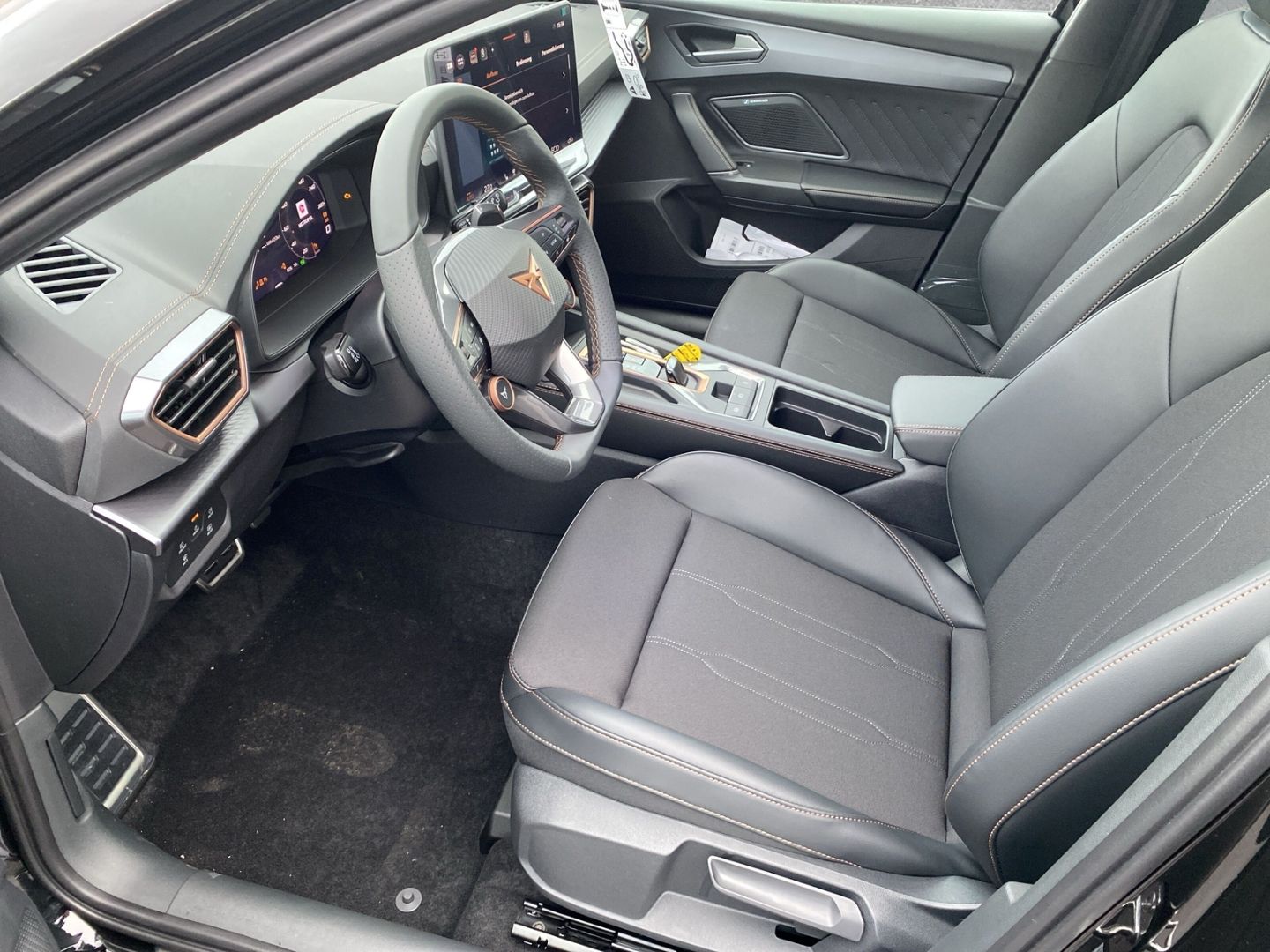 Fahrzeugabbildung CUPRA Leon 1.5 e-Hybrid 150 kW*HD-Matrix*NAVI*Sennheis
