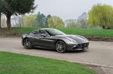 Ferrari California 3.9 V8 T 4-Sitzer - graue Ferrari California