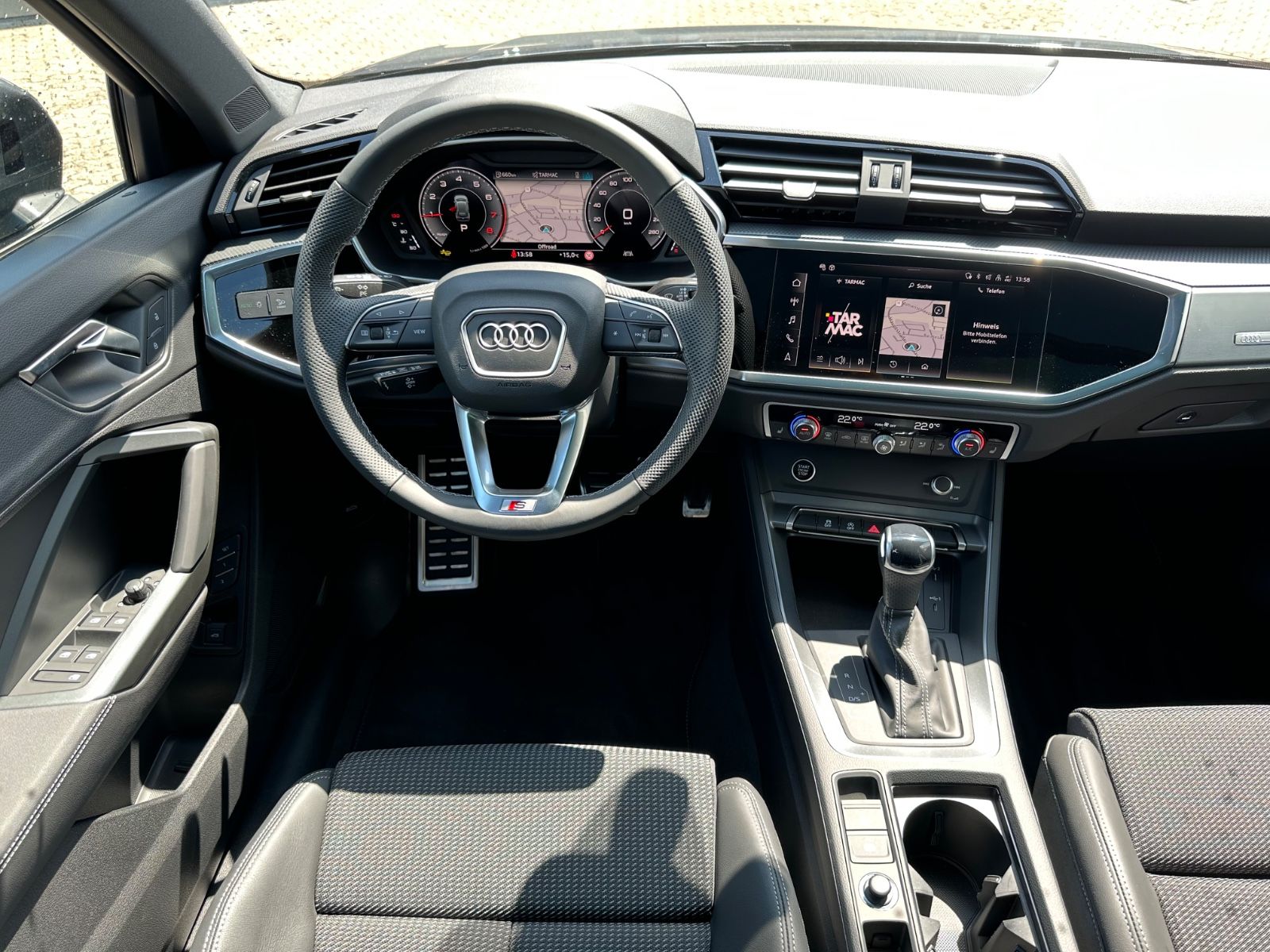 Fahrzeugabbildung Audi Q3 35 TFSI S line S Tronic Navi/Pano/AHK/GRA/18"