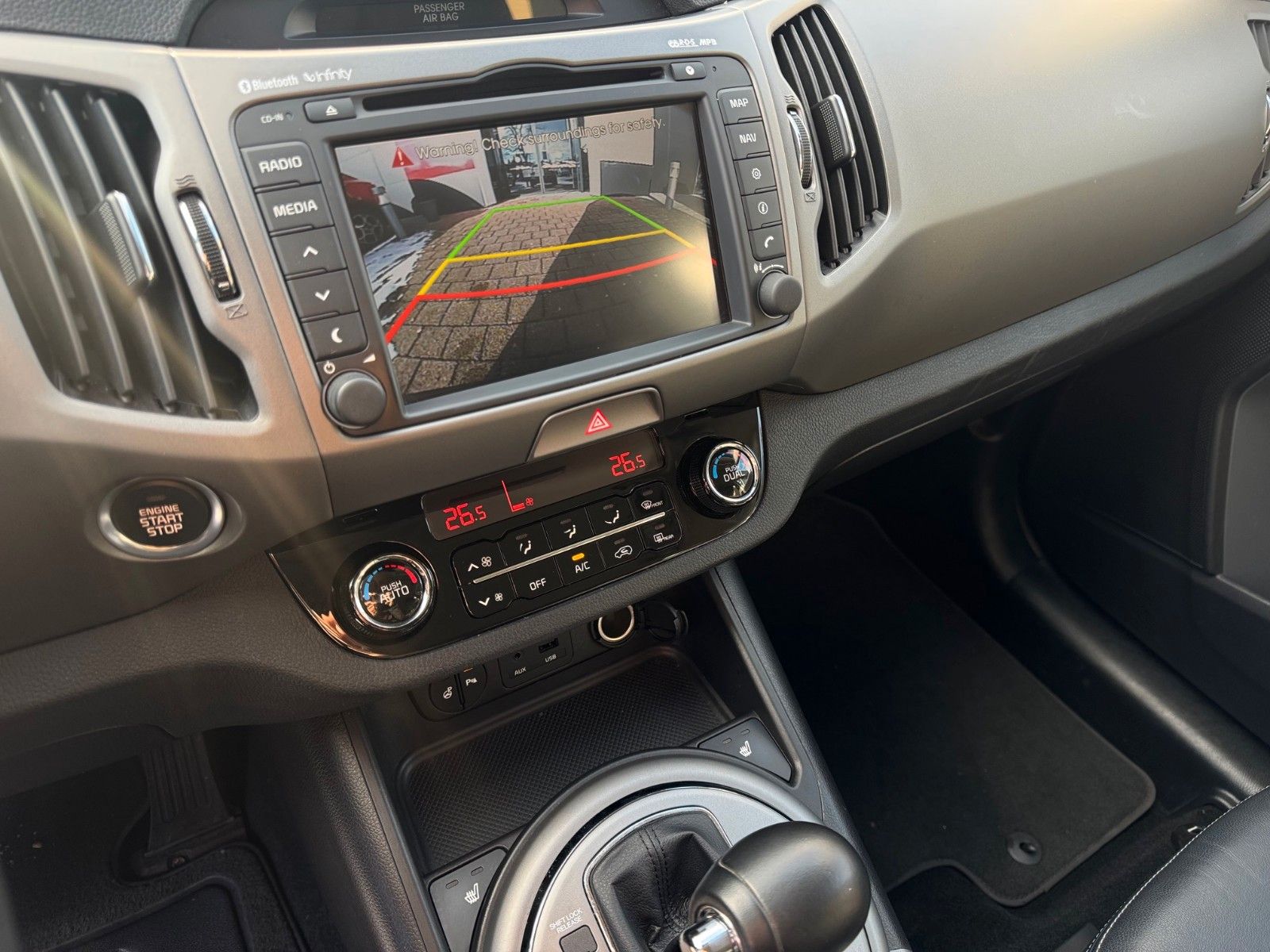 Fahrzeugabbildung Kia Sportage Spirit 4WD NAVI KAMERA SITZHEIZUNG