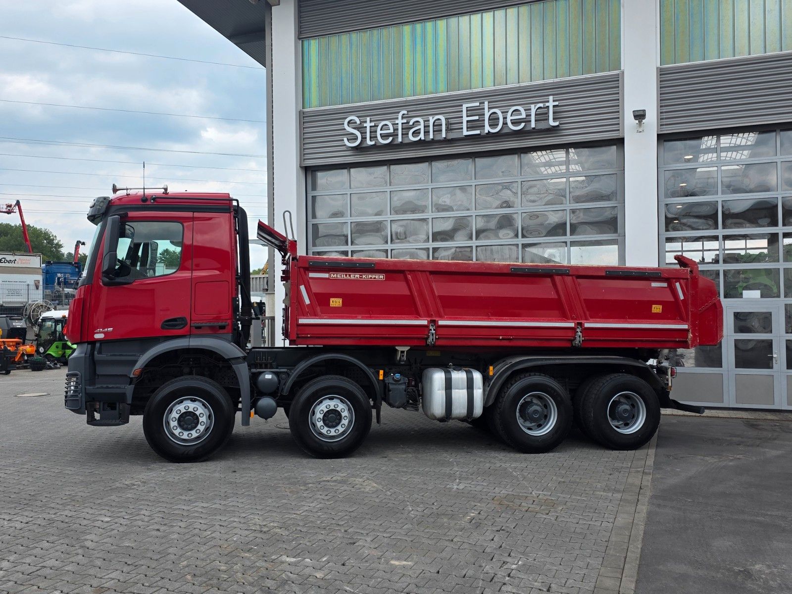Fahrzeugabbildung Mercedes-Benz Arocs 4145 K 8x4 Meiller Bordmatik PPC