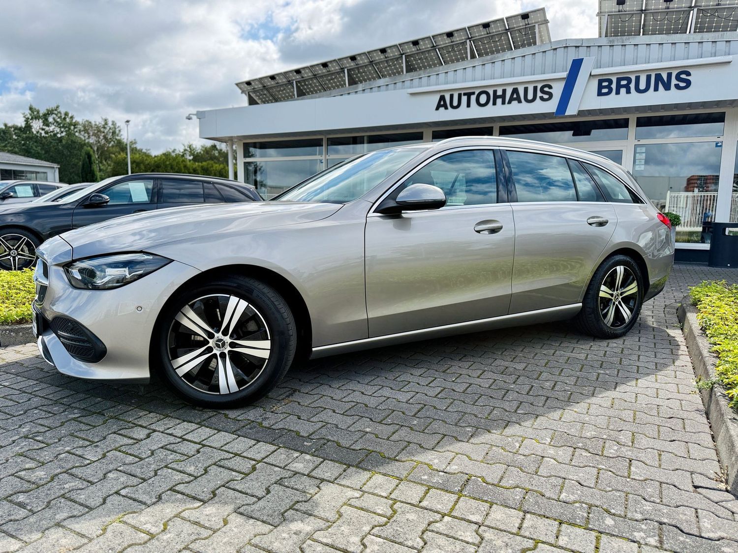 Fahrzeugabbildung Mercedes-Benz C 220 T d AVANTGARDE, Autom., LED, Distronic, SH