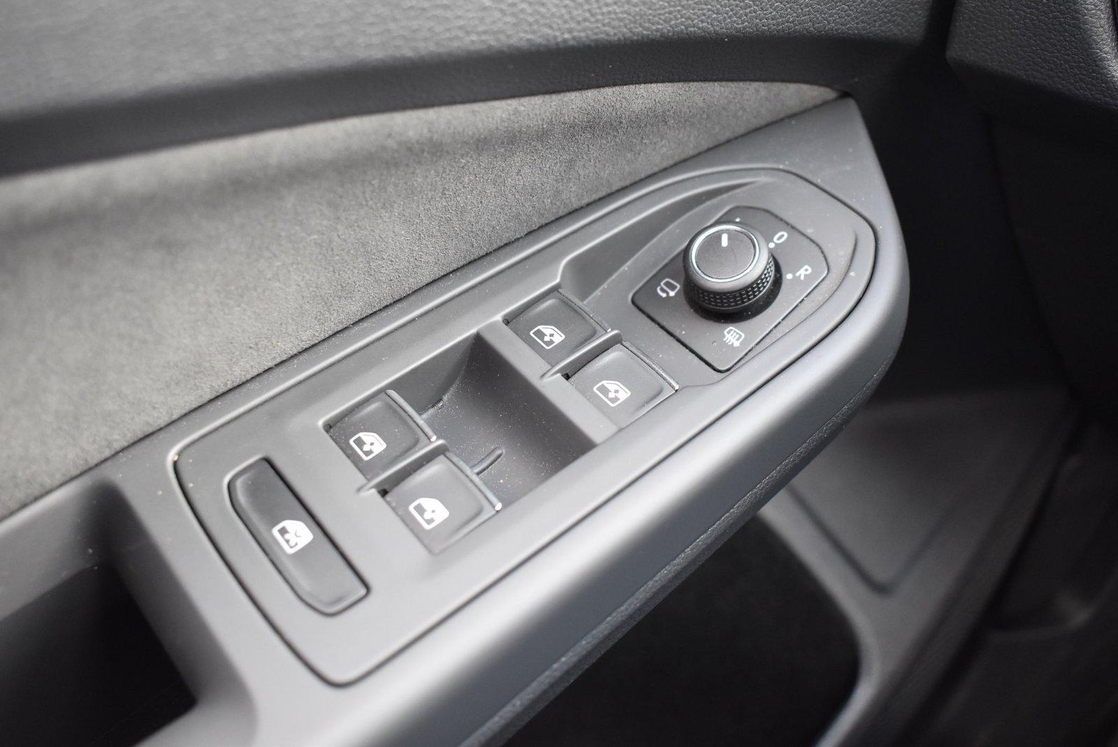 Volkswagen Golf VIII 1.5 eTSI R-Line APP LED Winterpaket, миниатюра 26