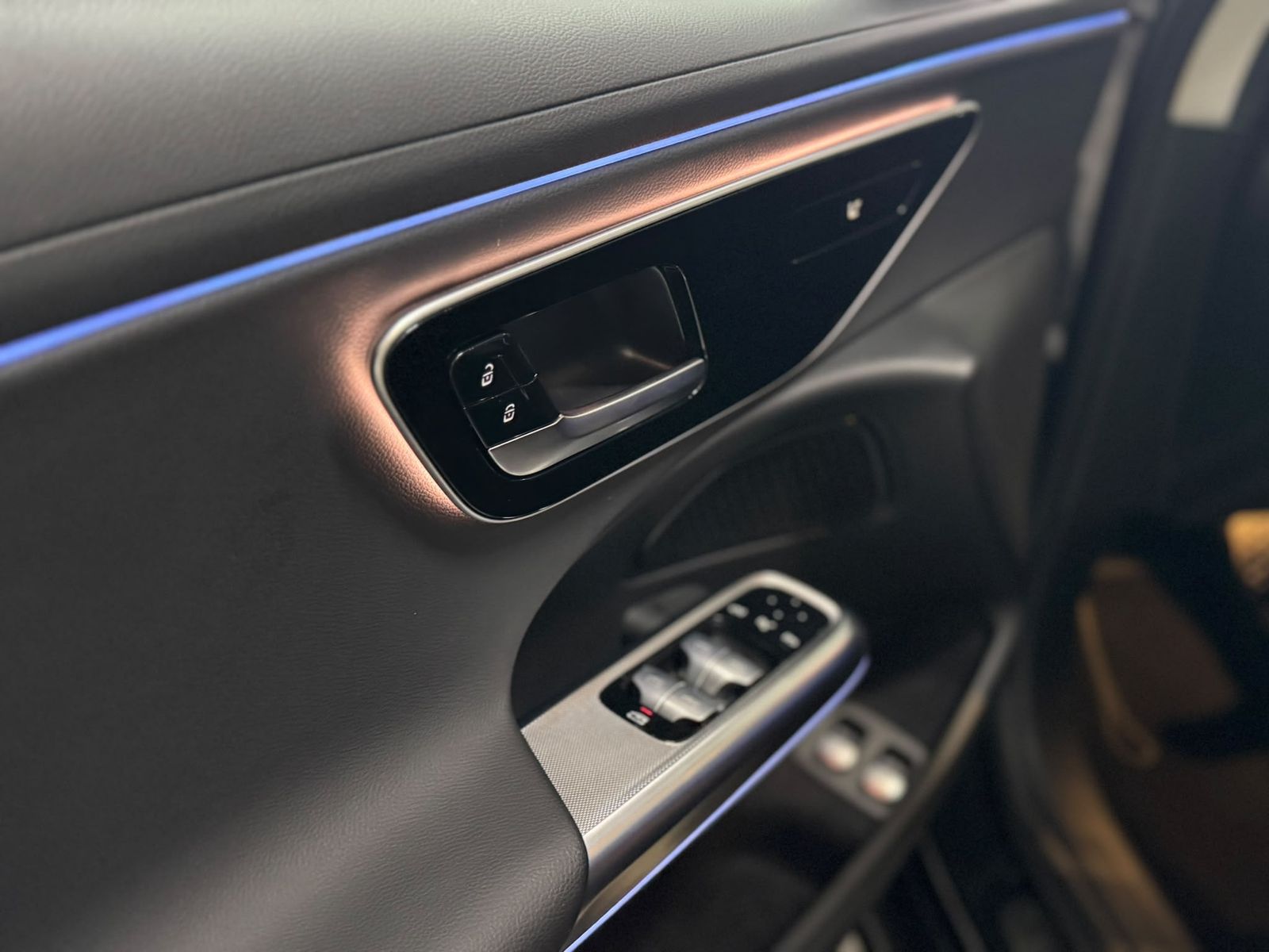 Mercedes-Benz E 300e Avantgarde Spurwechsel 360° foto 14