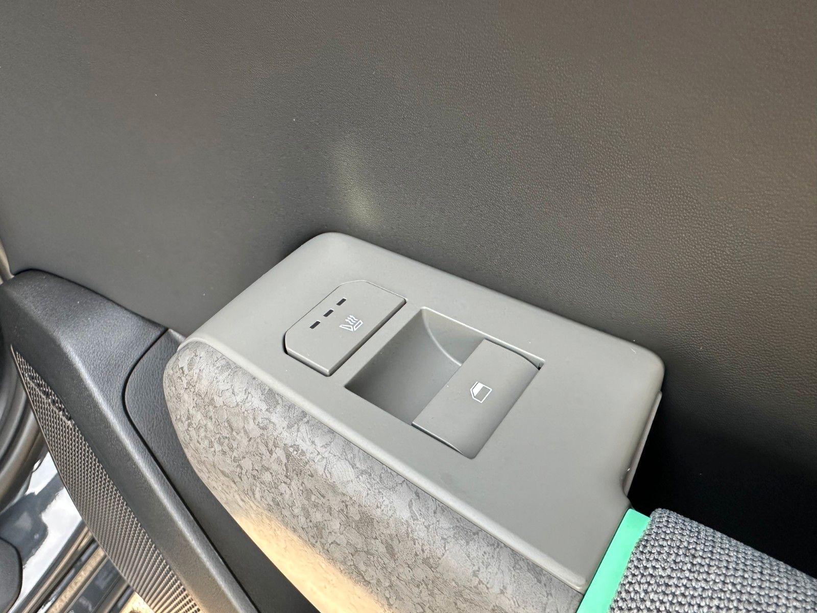 Fahrzeugabbildung Kia EV4 81 FWD EARTH UP TE WIC DWP SD