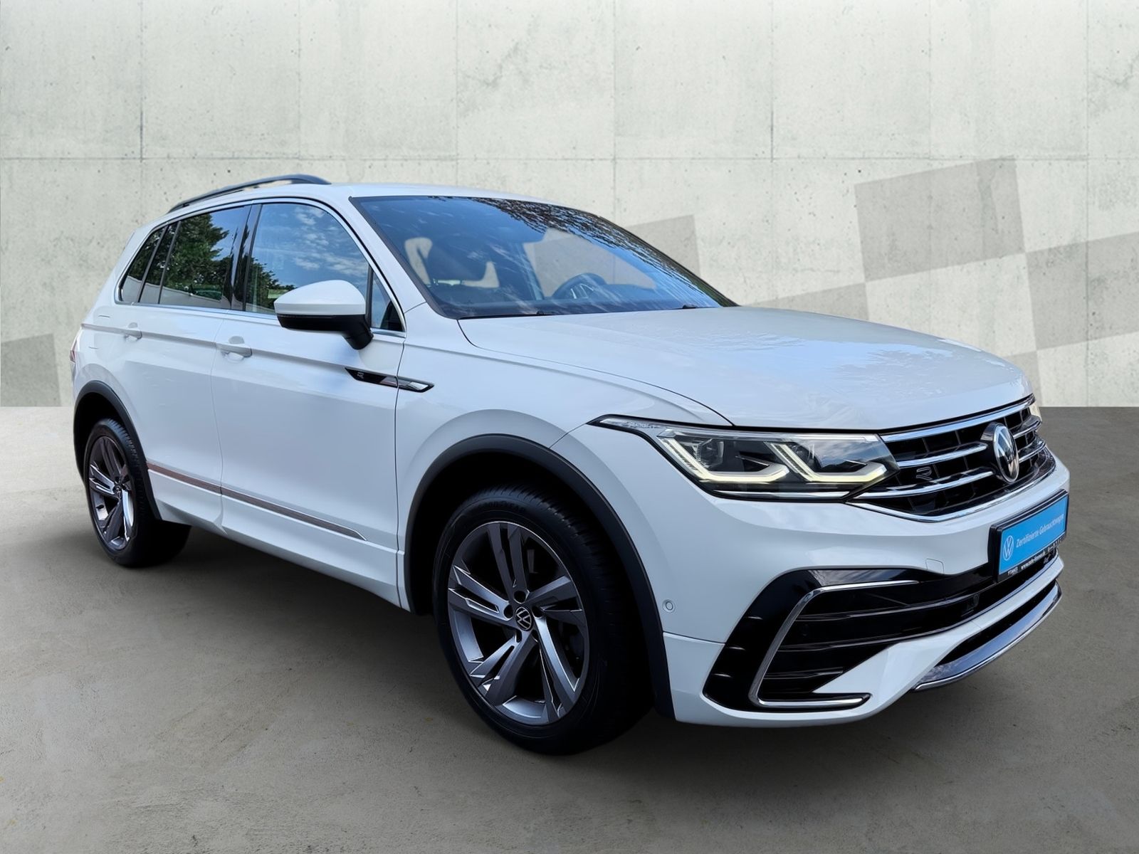 Volkswagen Tiguan 2.0 TDI DSG R-Line 4MOTION AHK KAMERA foto 4