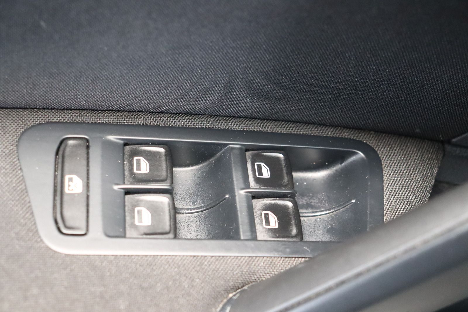 Fahrzeugabbildung Volkswagen Golf 1.4 TSI * PDC * Sitzhzg. * HU/AU neu