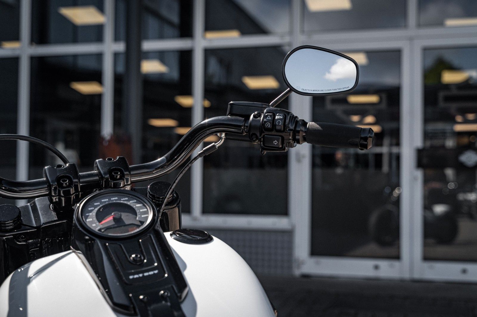 Fahrzeugabbildung Harley-Davidson WHITE FAT BOY FLFBS 114 MY24 -KESSTECH-