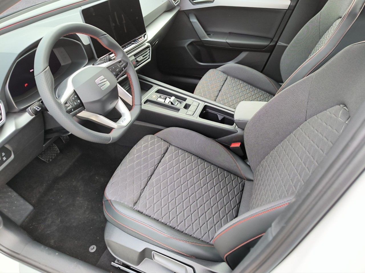 Fahrzeugabbildung SEAT Leon Sportstourer 1.5 eTSI 110 kW FR