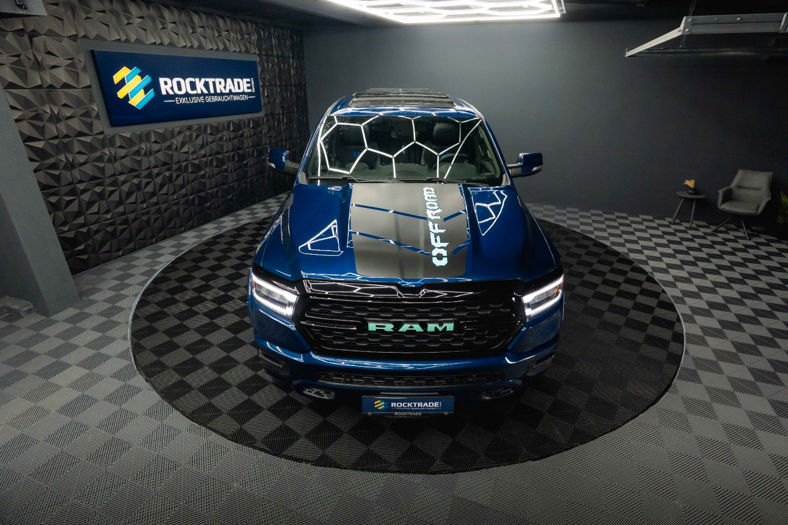 Fahrzeugabbildung Dodge RAM 5.7 V8 HEMI 4x4 NIGHT *Pano*LED* Unfallfrei