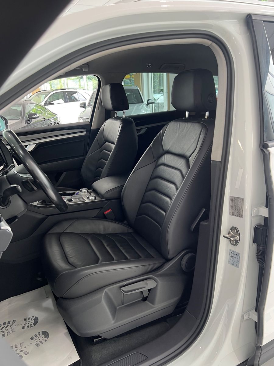 Fahrzeugabbildung Volkswagen Touareg 3.0 TDI 4Motion *VOLL-LEDER*LED*4x SITZH