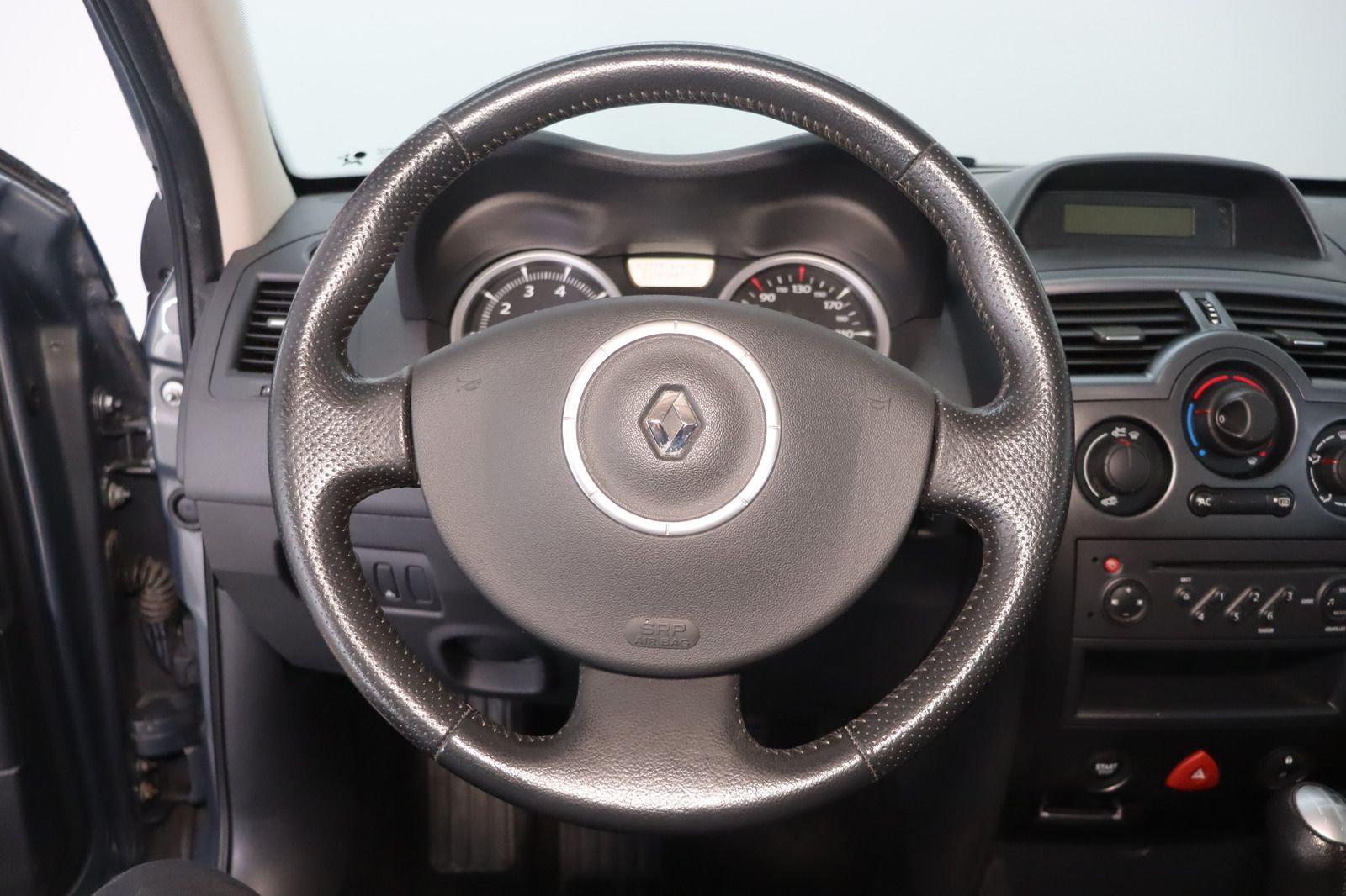 Fahrzeugabbildung Renault Megane 1.6 16V Dynamique HU/AU 09.27