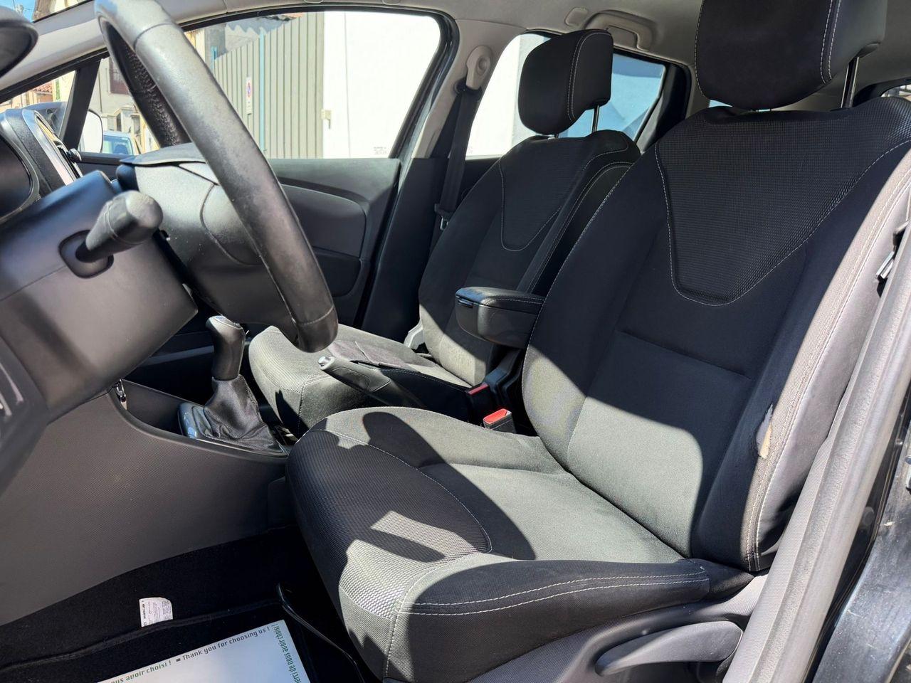 Renault Clio 2015 — photo 9