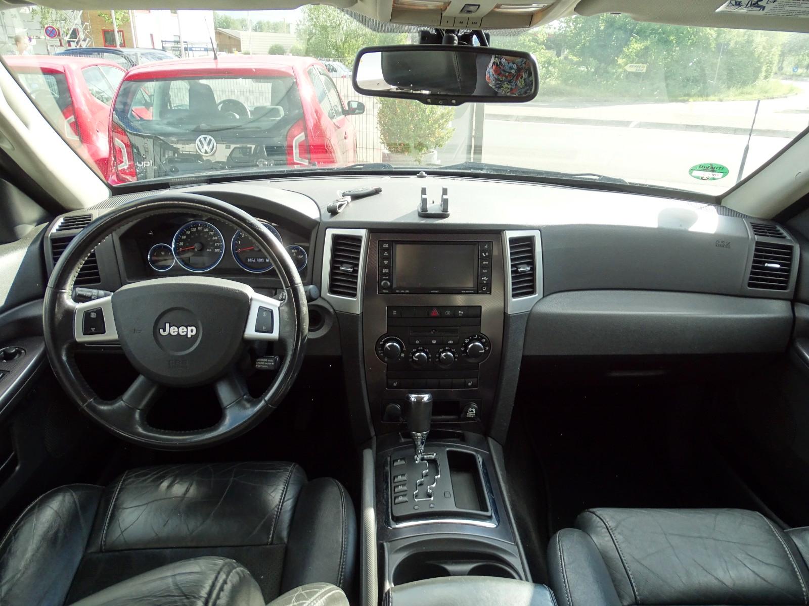 JEEP GRAND CHEROKEE SRT8 6.1L V8 HEMI 426 ch 4X4 BVA - TOIT OUVRANT - 213000 km