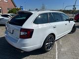 Skoda Octavia Combi RS*AHK*LED*APPLE-CAR* - Skoda Octavia: Allradantrieb