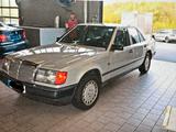 Mercedes-Benz 230 Top Zustand H Kennzeichen 8 Fach Bereifung  - gebrauchte Mercedes-Benz 230 aus dem Jahr 1986