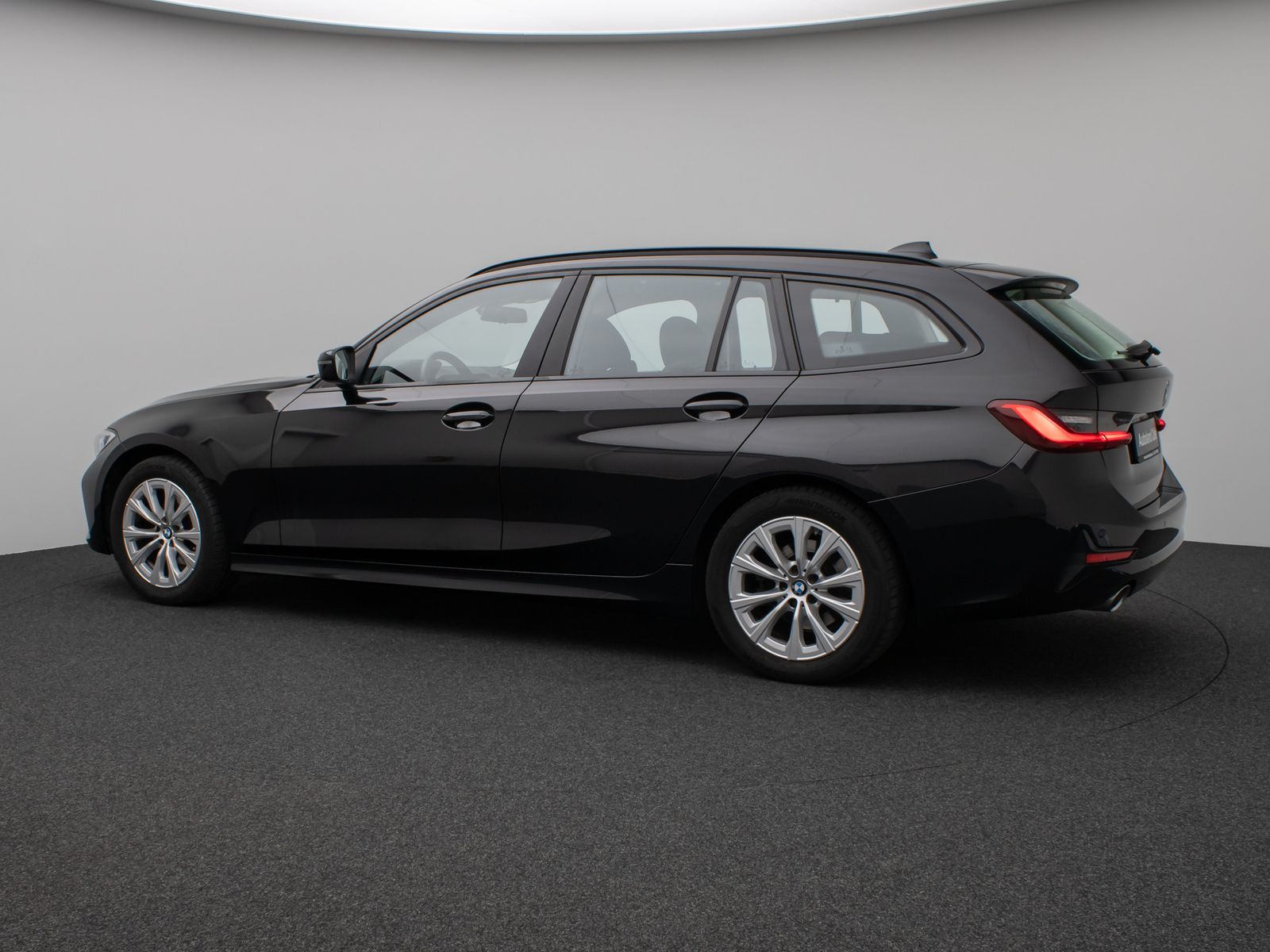 Fahrzeugabbildung BMW 320d Panorama Laser PDC HUD HiFi Komfort Alarm