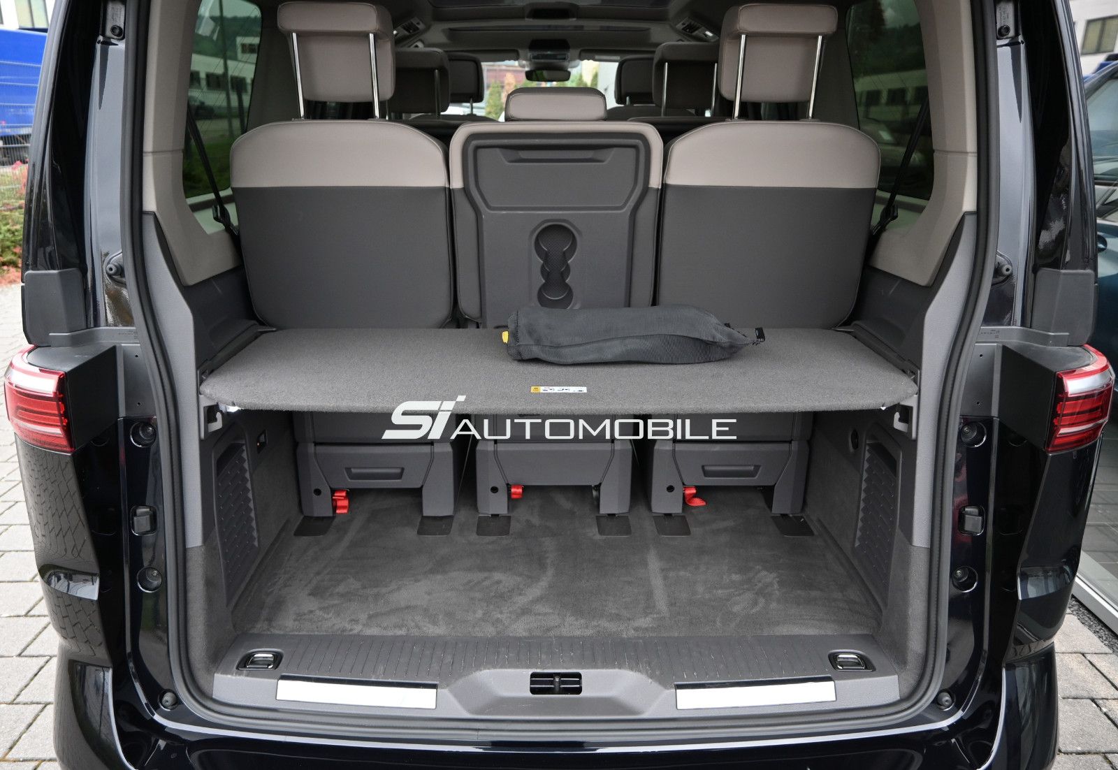 Fahrzeugabbildung Volkswagen T7 Multivan 2.0 TDI DSG LÜ Lang Style °DCC°AHK°