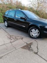 Renault Laguna II Kombi Benzin TÜV neu - Renault Alaskan