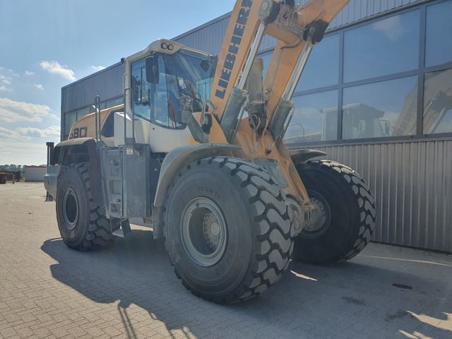 Liebherr L580 XPower, neue MICHELIN XHA, guter Zustand