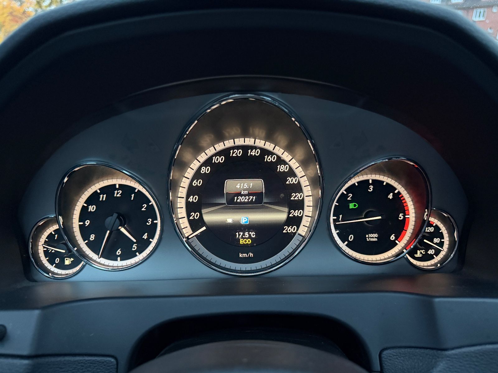 Fahrzeugabbildung Mercedes-Benz E 220 CDI Cabrio AIRSCARF*BIXENON*HARMANKARDON