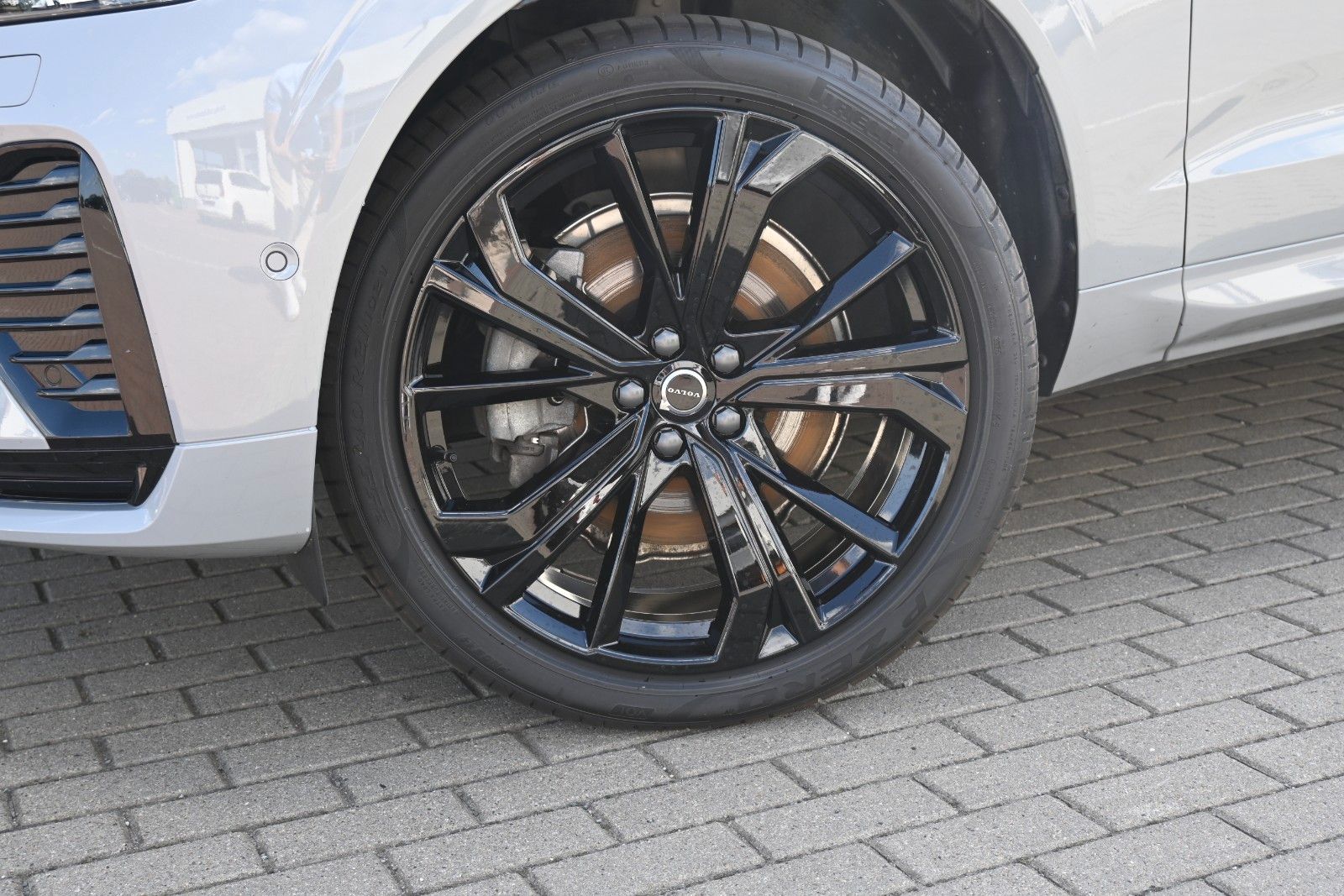 Fahrzeugabbildung Volvo XC60 T8 RC AWD Ultra Black Edition*360*Facelift