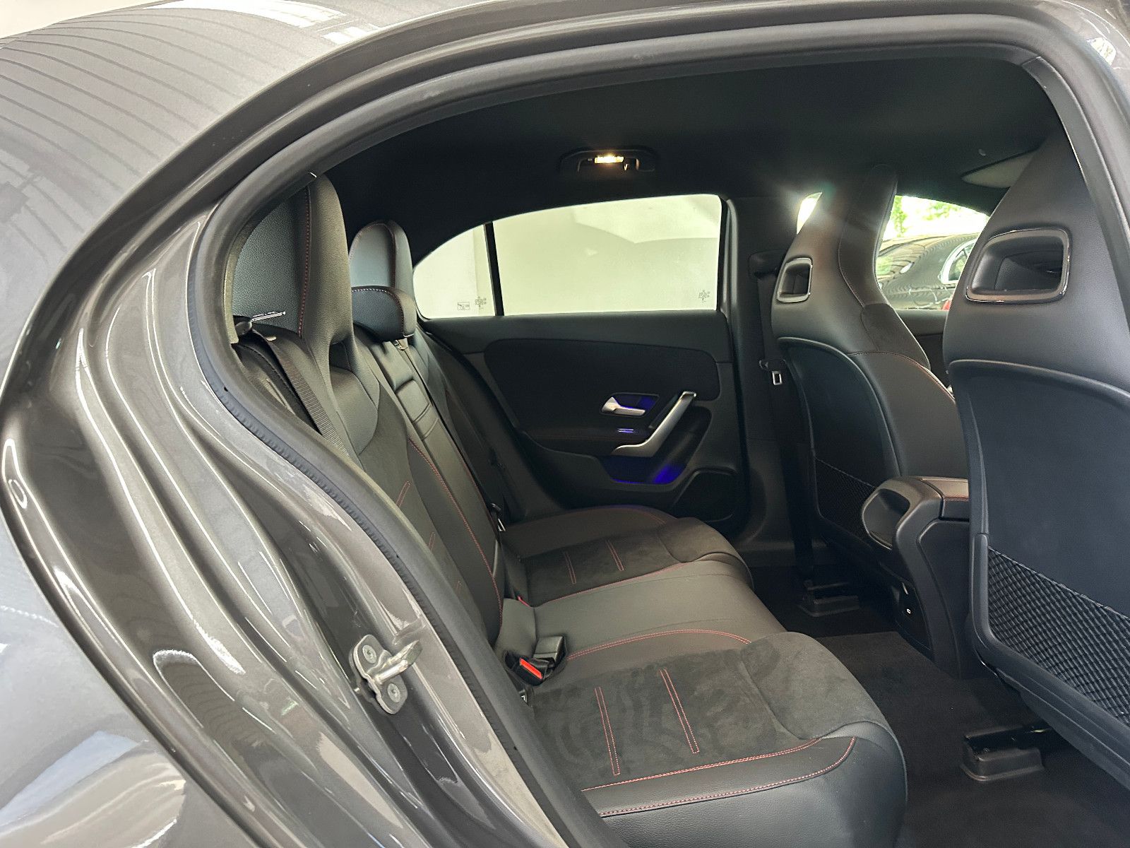 Mercedes-Benz A 180 AMG Line NAV LED PTS SHZ KEYLESS KAMERA 1H foto 11