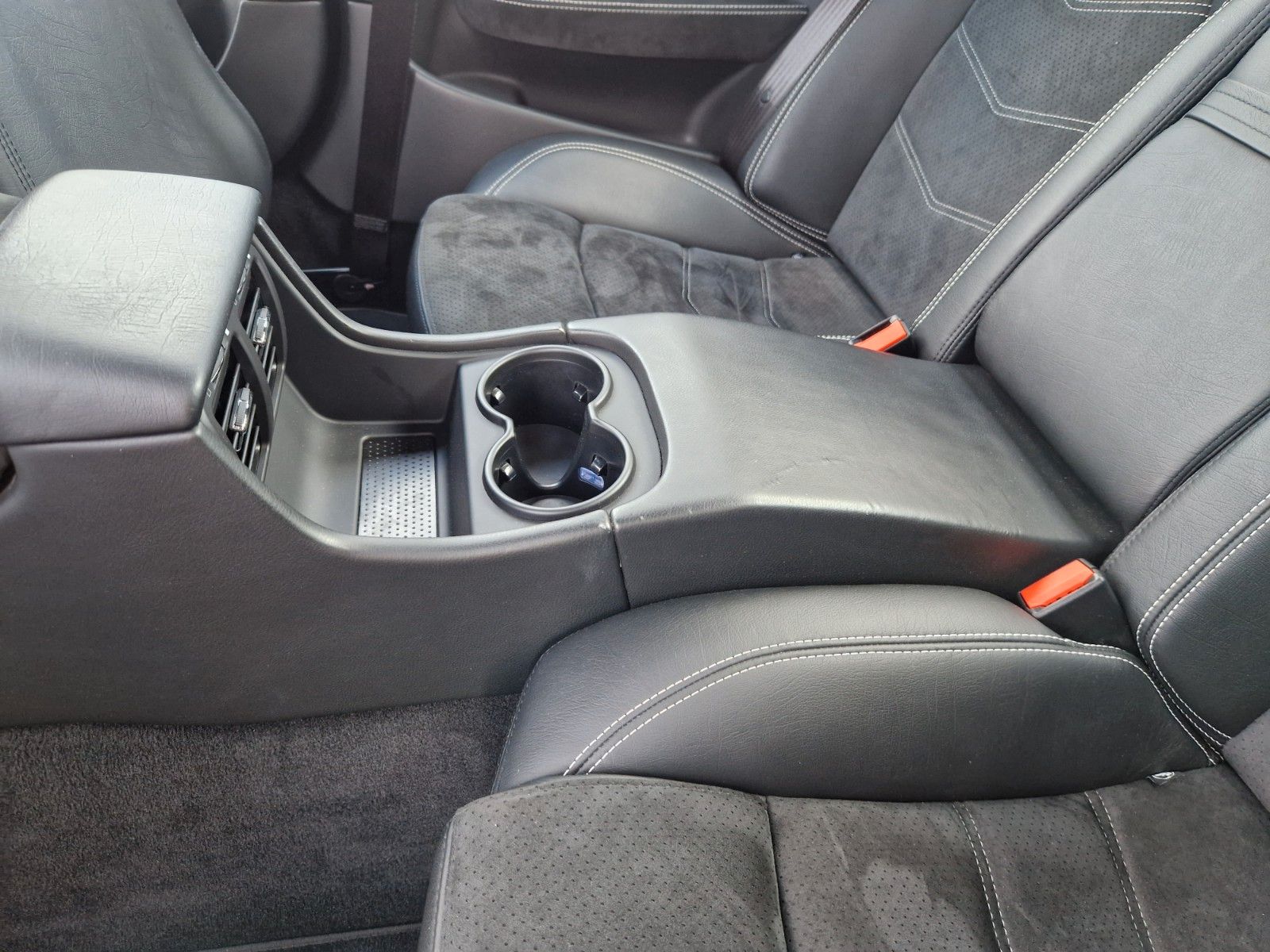 Fahrzeugabbildung Maserati Granturismo MC Stradale*Karbon*dt.Auto*2. Hand*