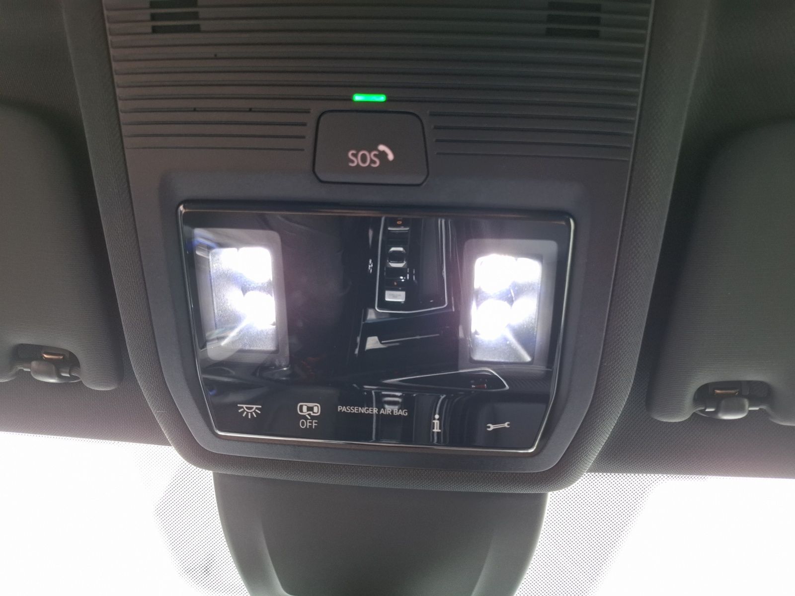 Fahrzeugabbildung Volkswagen Golf VIII R Performance Black-Edition Matrix Har