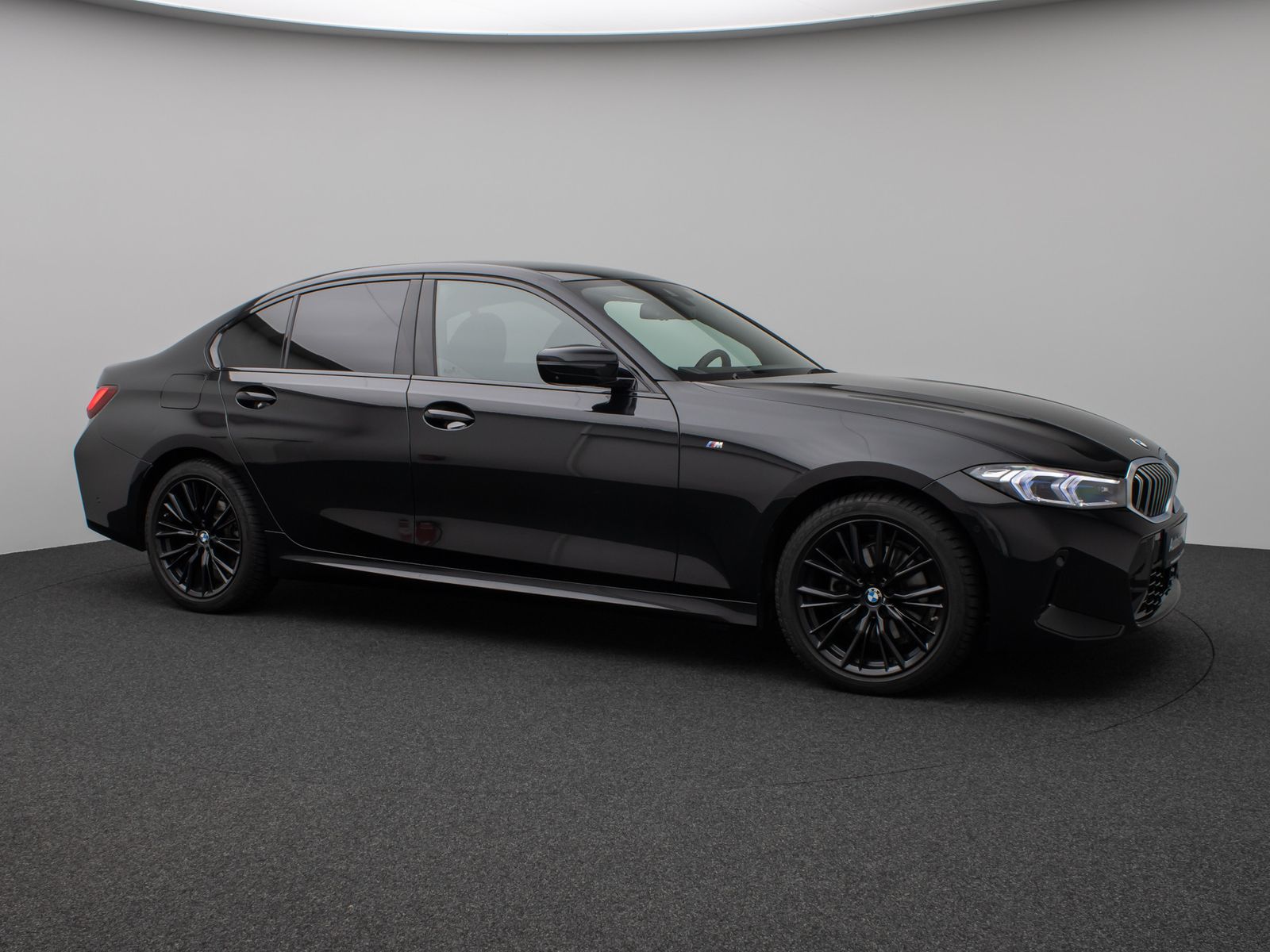 Fahrzeugabbildung BMW 320i xD M Sport 360°HUD DAB HiFi Stop&Go Komfort