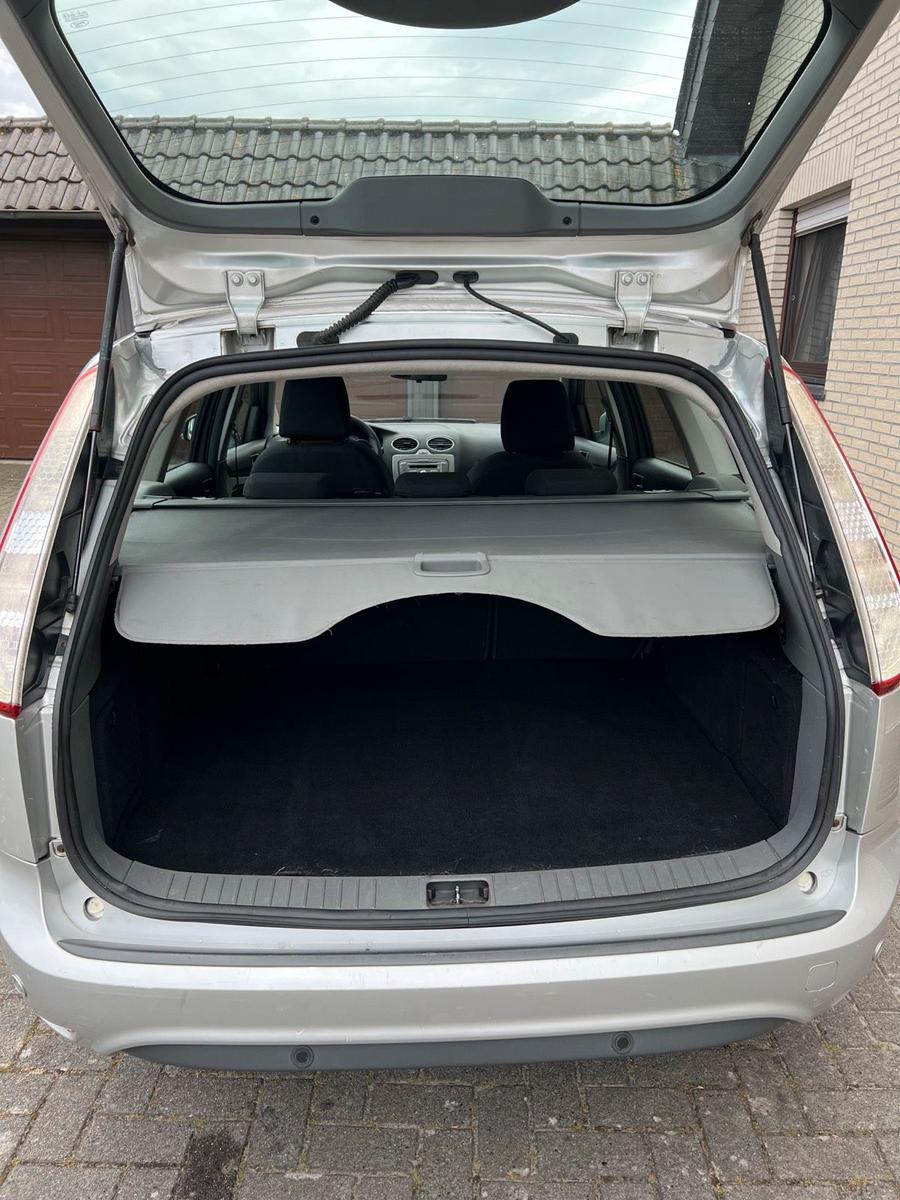 Ford Focus 2008 — photo 10