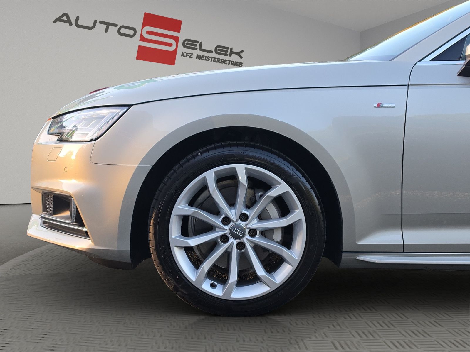 Fahrzeugabbildung Audi A4 AVANT SPORT S-LINE AUTOMATIK AUS 1.HAND