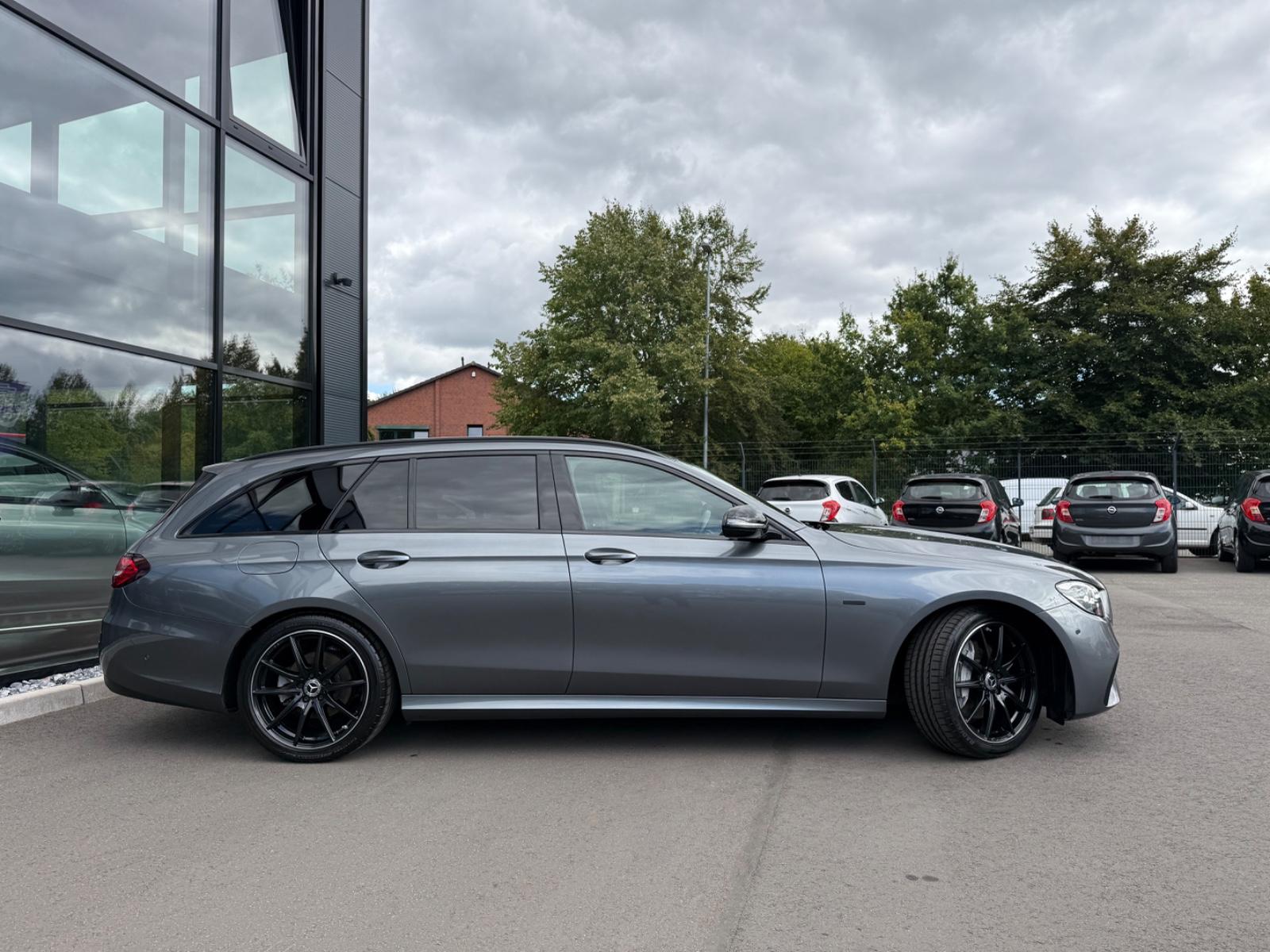Mercedes-Benz E 220 T Night Edition AMG*ACC*LED*NAVI*CAM*PDC*