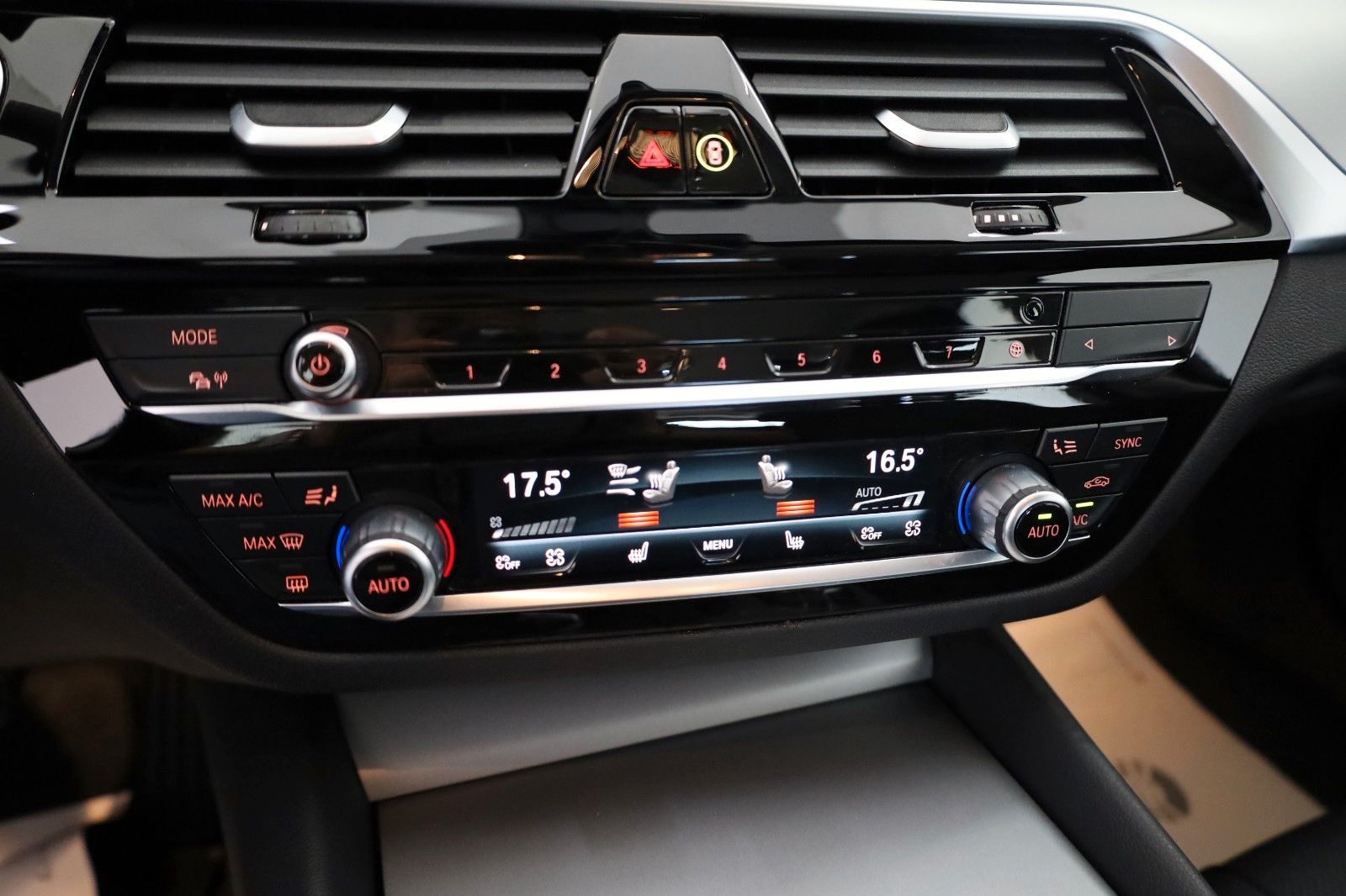 Fahrzeugabbildung BMW 520 d xDrive,Leder,Navi,LED,SH,Kamera, SR+WR