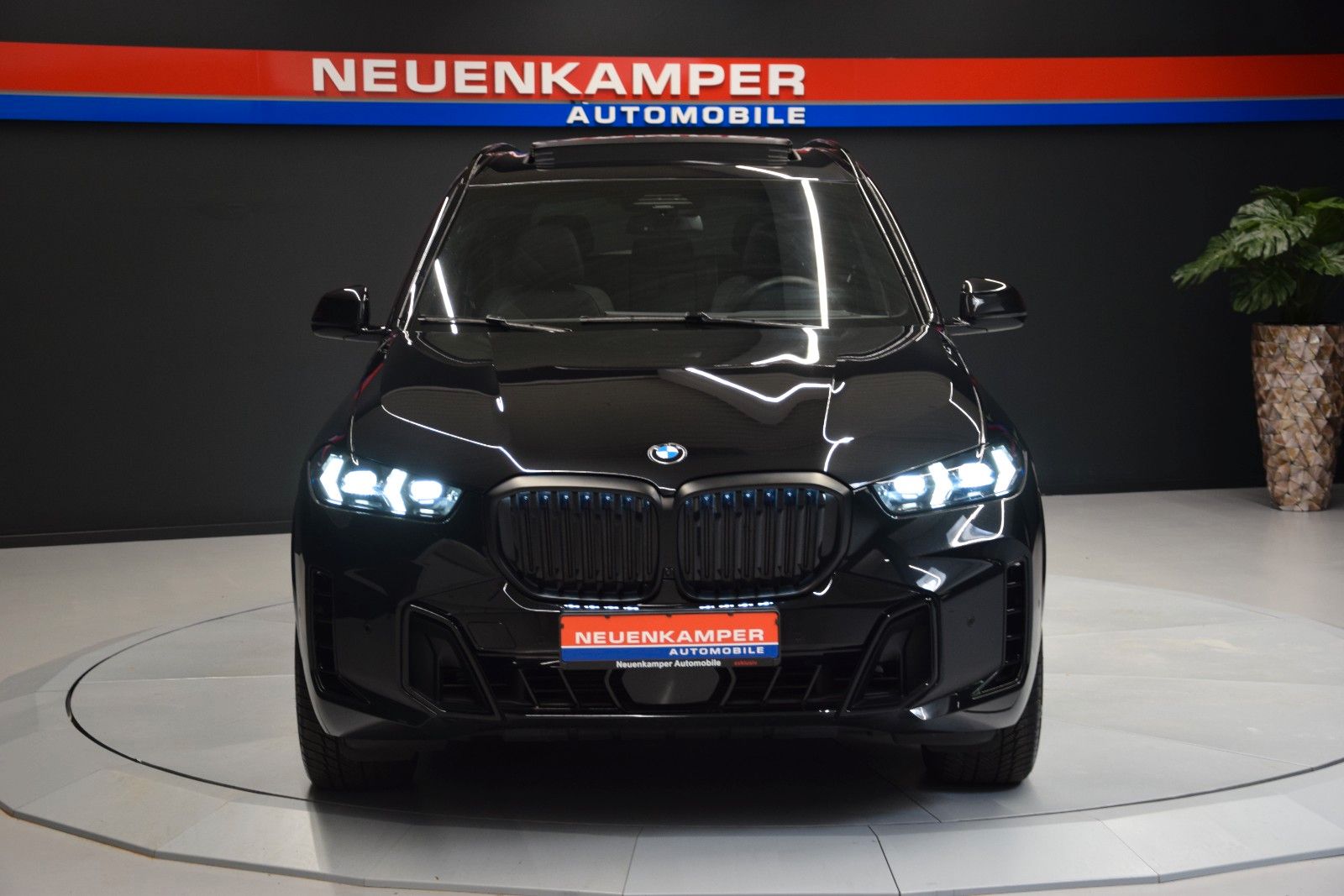 Fahrzeugabbildung BMW X5 30 d xDrive M Sport Pano Sitzbelüft. AHK HuD