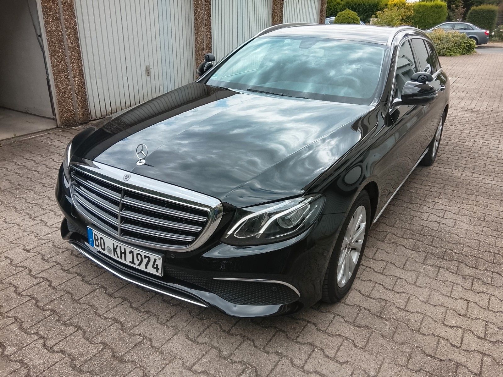 MERCEDES-BENZ E 220 d T Autom. -