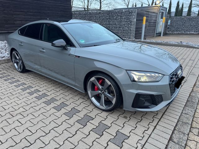 Audi S5 -