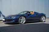 Ferrari 296 GTS *two color*Racing Seats Daytona Carbon* - blaue Ferrari 296 GTS