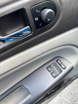 Volkswagen Passat 1.6 Lim. - gebrauchte VW Passat aus dem Jahr 2000