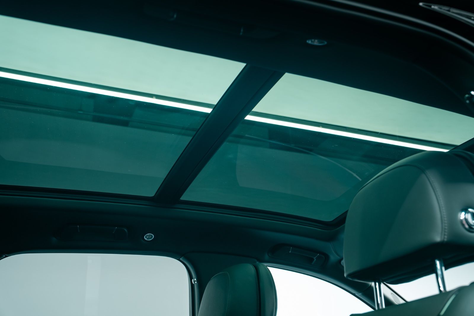 Fahrzeugabbildung Bentley Bentayga V8 FIRST EDITION/NAIM/TOURING SPEC